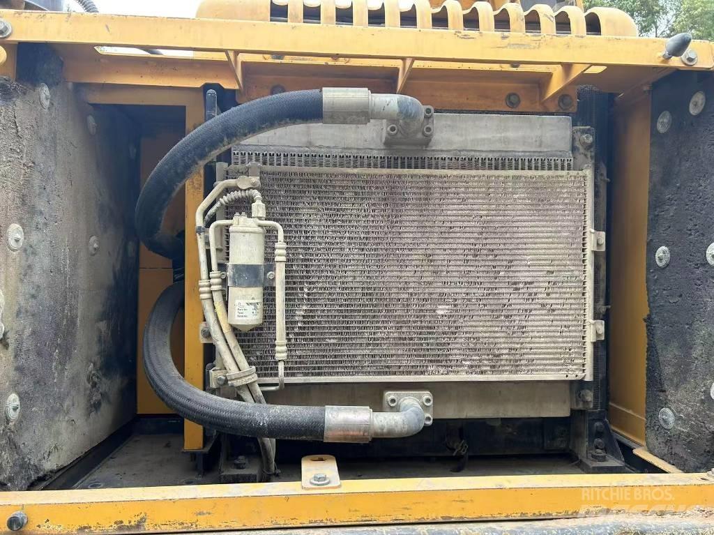 Volvo EC 240 حفارات زحافة