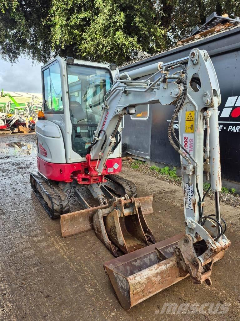 Takeuchi TB 325 R حفارات صغيرة أقل من 7 طن (حفارات صغيرة)