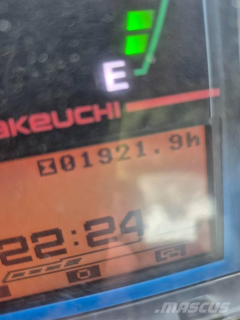 Takeuchi TB 325 R حفارات صغيرة أقل من 7 طن (حفارات صغيرة)