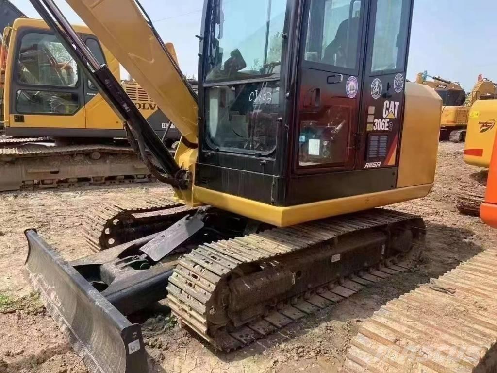 CAT 306E حفارات زحافة