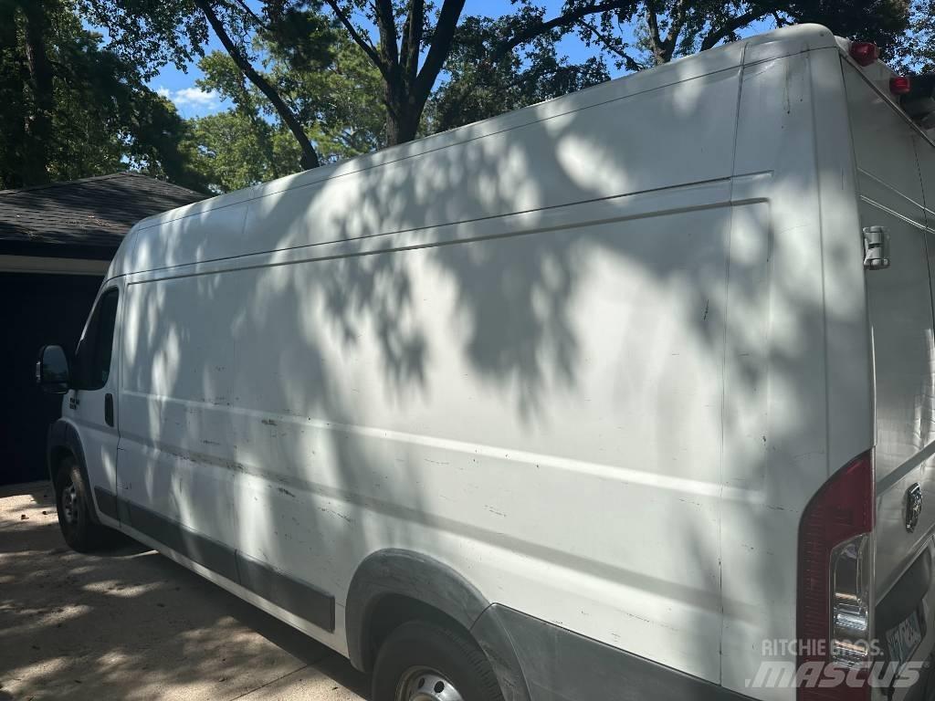 Dodge promaster شاحنات ذات هيكل صندوقي