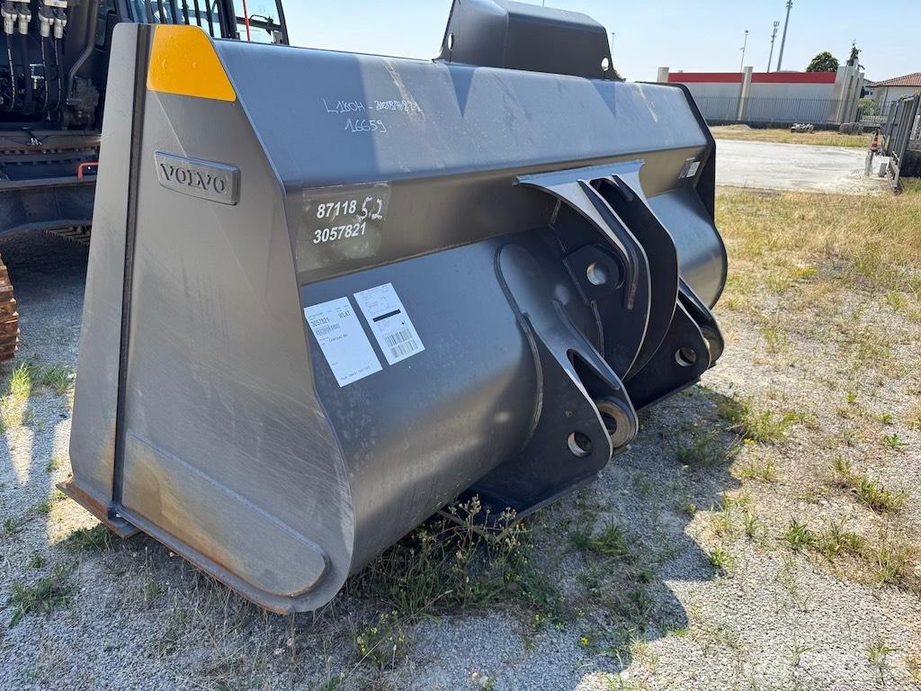 Volvo L 180 H لوادر بعجل