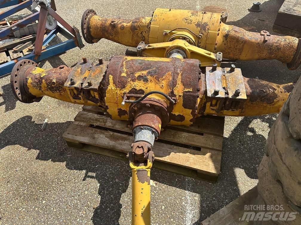 CAT 950 G front axel محور العجلة