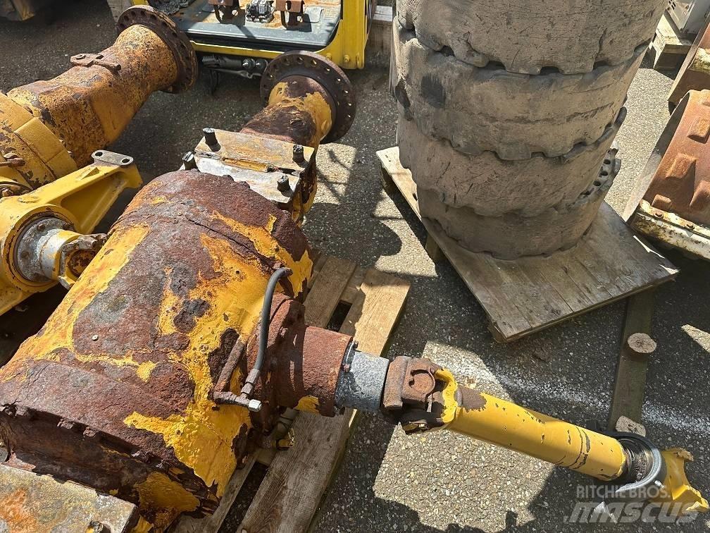 CAT 950 G front axel محور العجلة