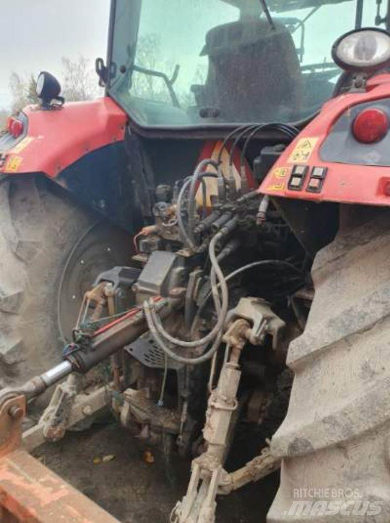 McCormick MC 130 الجرارات