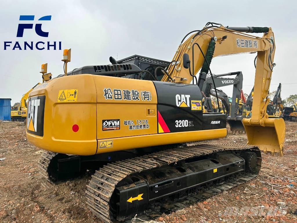 CAT 320 D L حفارات زحافة