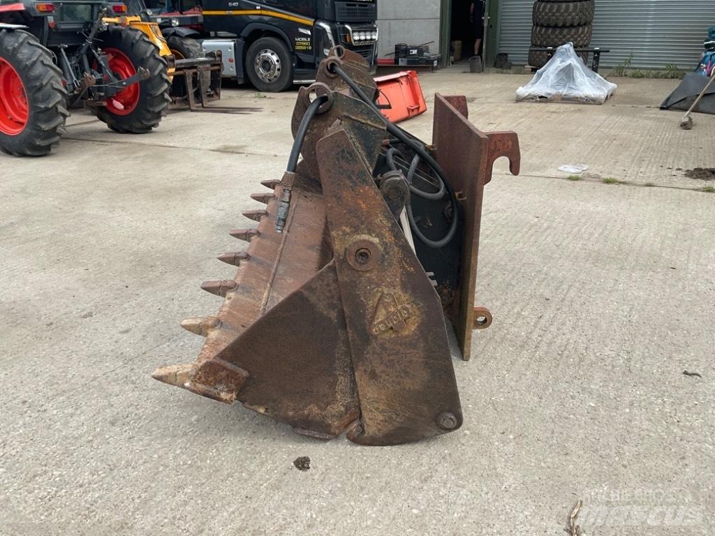 JCB 4 IN 1 BUCKET دلاء