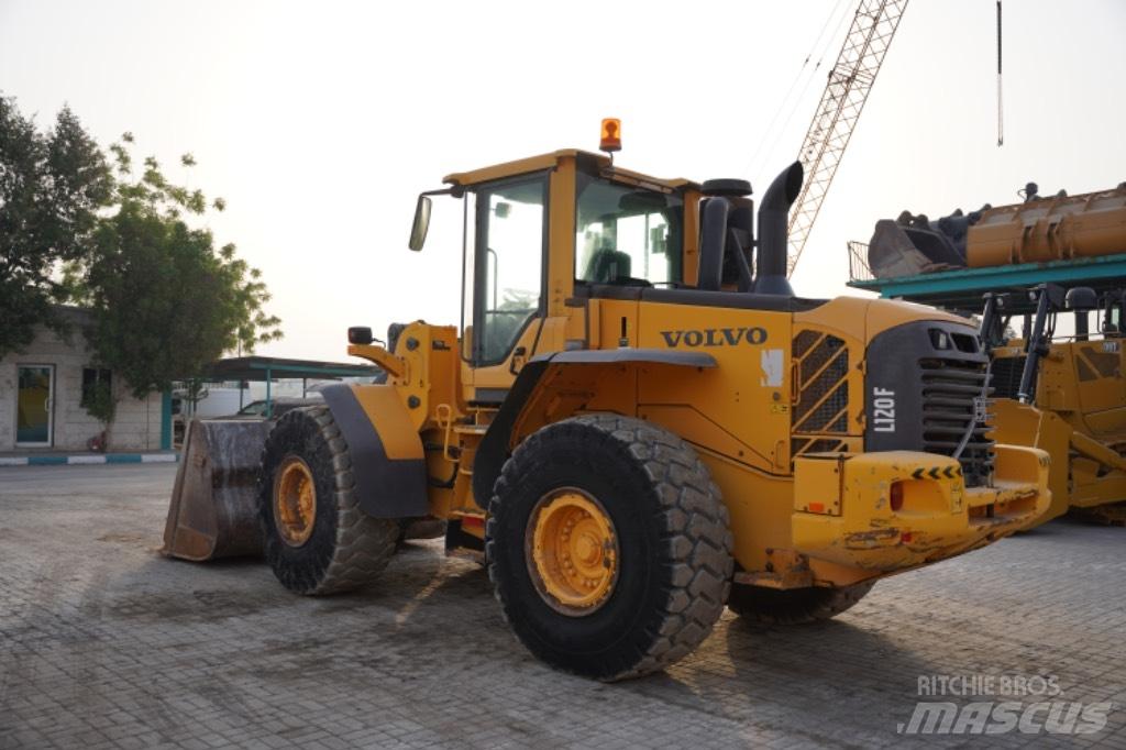 Volvo L 120 F لوادر بعجل