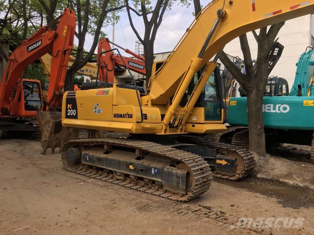 Komatsu PC 200-8 حفارات زحافة