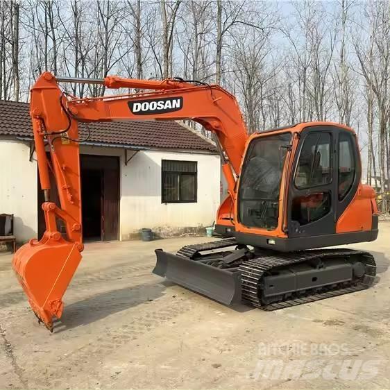 Doosan DX75 حفارات زحافة