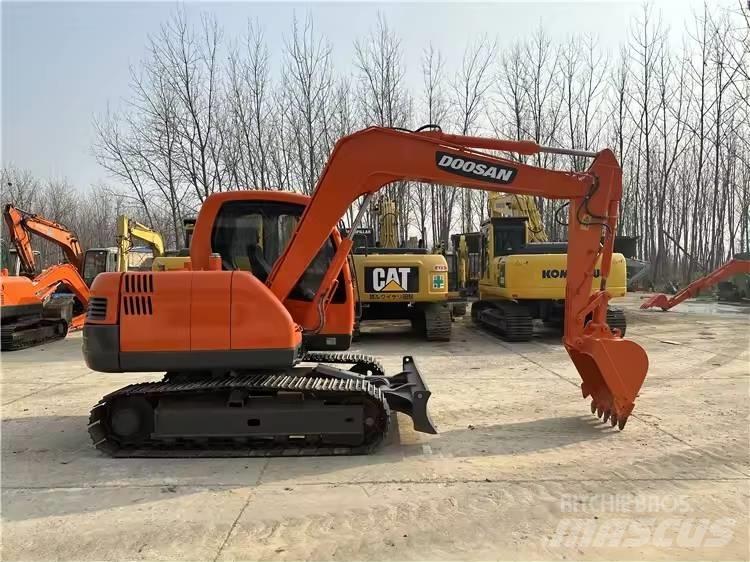 Doosan DX75 حفارات زحافة