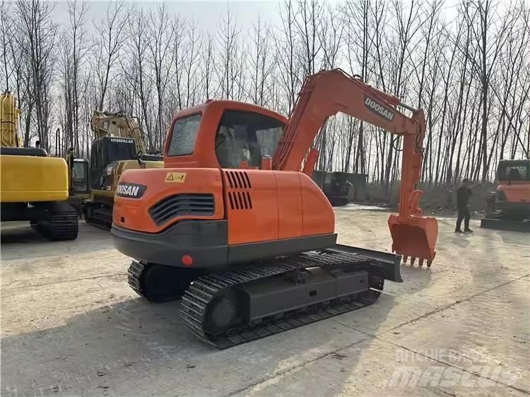 Doosan DX75 حفارات زحافة