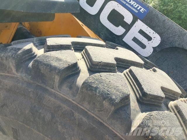 JCB 427 ZX لوادر بعجل