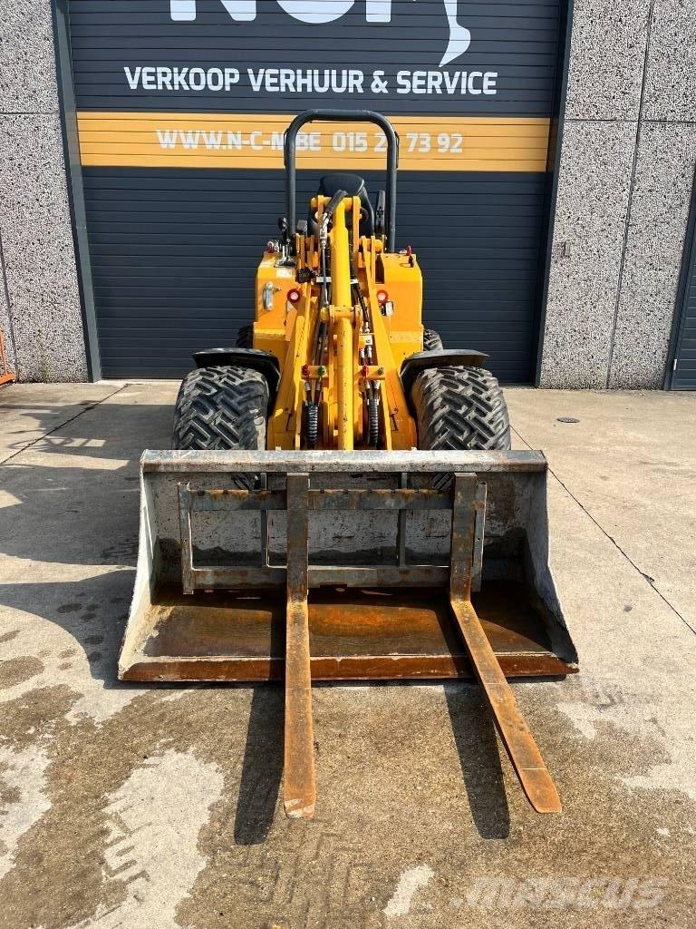 Knikmops KM 250 لوادر بعجل