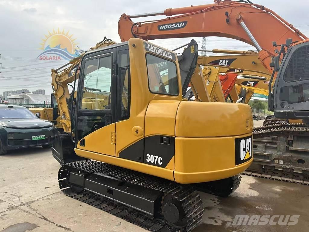CAT 307 C حفارات زحافة