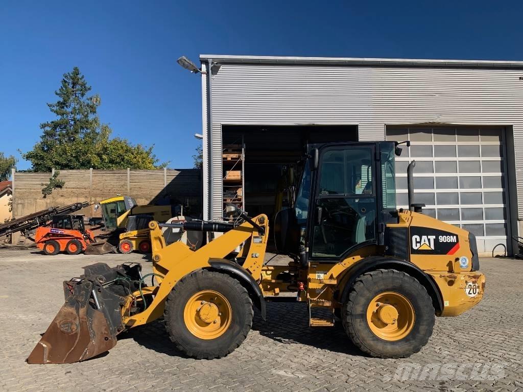 CAT 908M لوادر بعجل