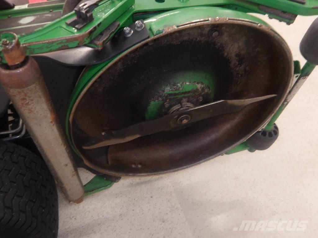 John Deere 9009 A تقطيع وتقليم وتحيط جزازات