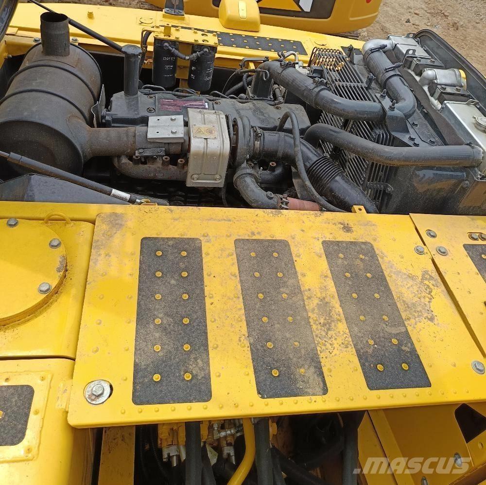 Komatsu PC 210 حفارات زحافة