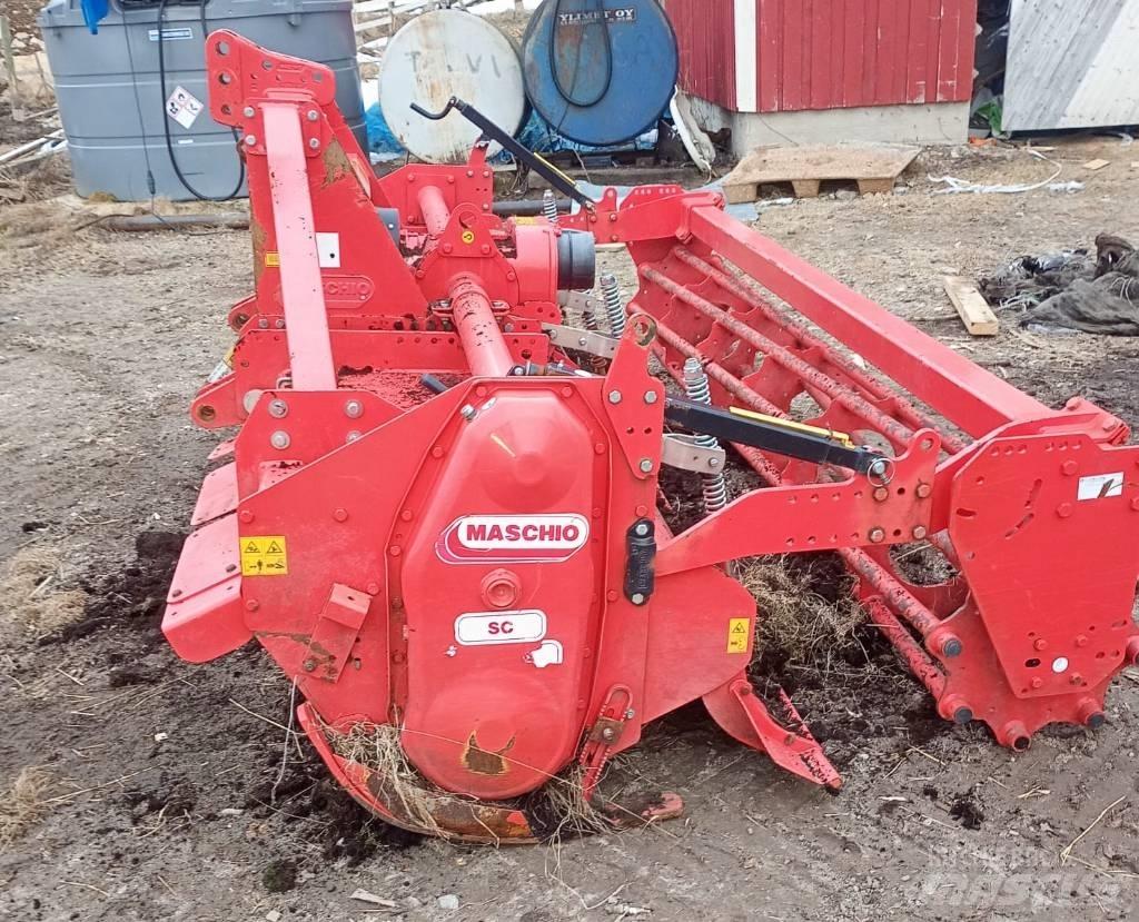Maschio SC 300 الكاسحات وقلابات التربة ذات المحركات