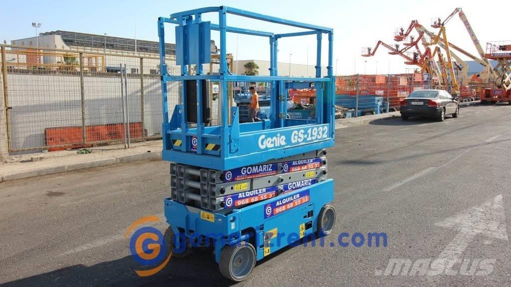 Genie GS 1932 رافعات مقصية الشكل