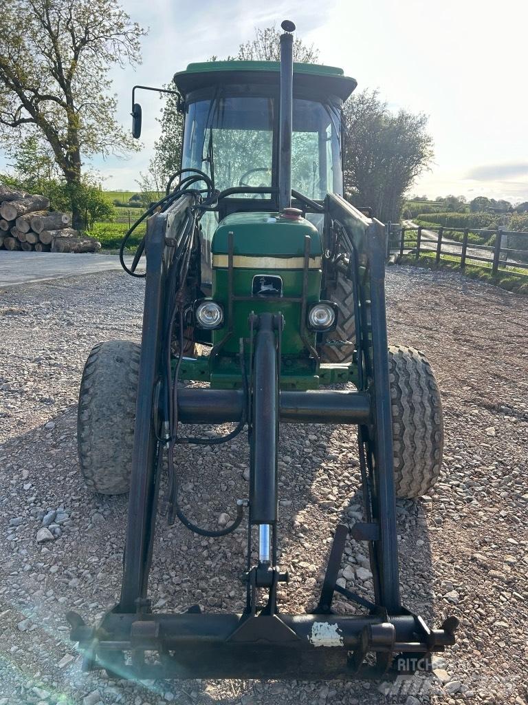 John Deere 2040 S الجرارات