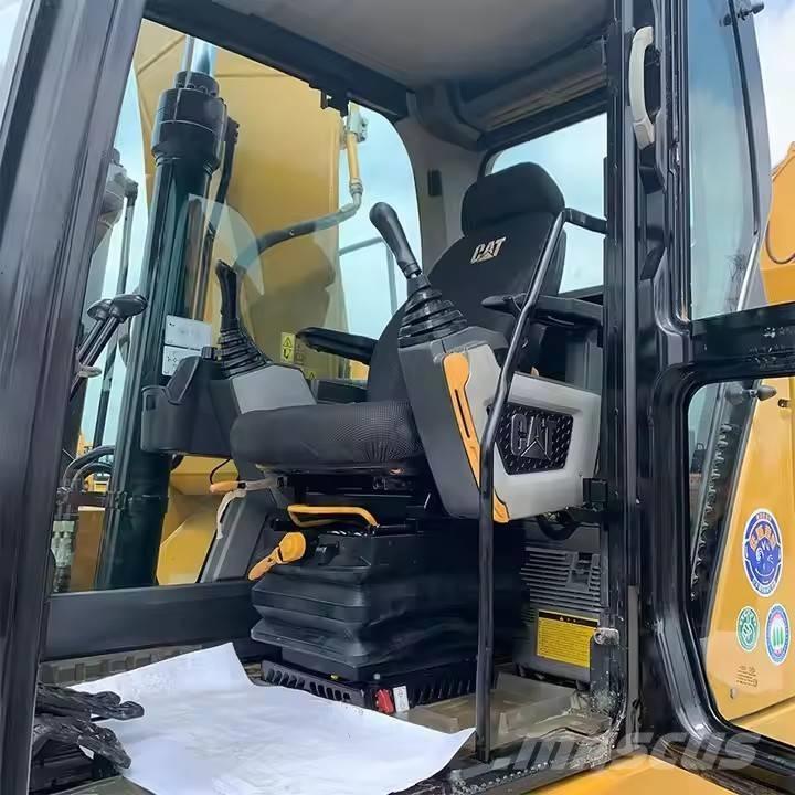 CAT 320 GC حفارات زحافة