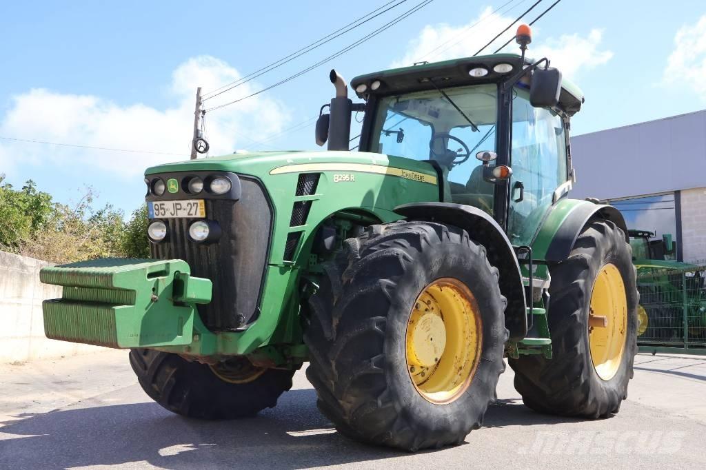 John Deere 8295 R الجرارات