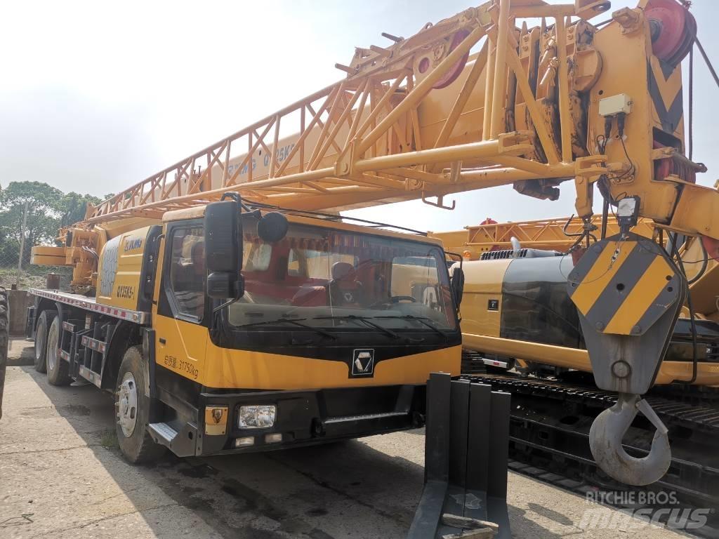XCMG QY 25 K رافعات صالحة لكل أنواع الطرق