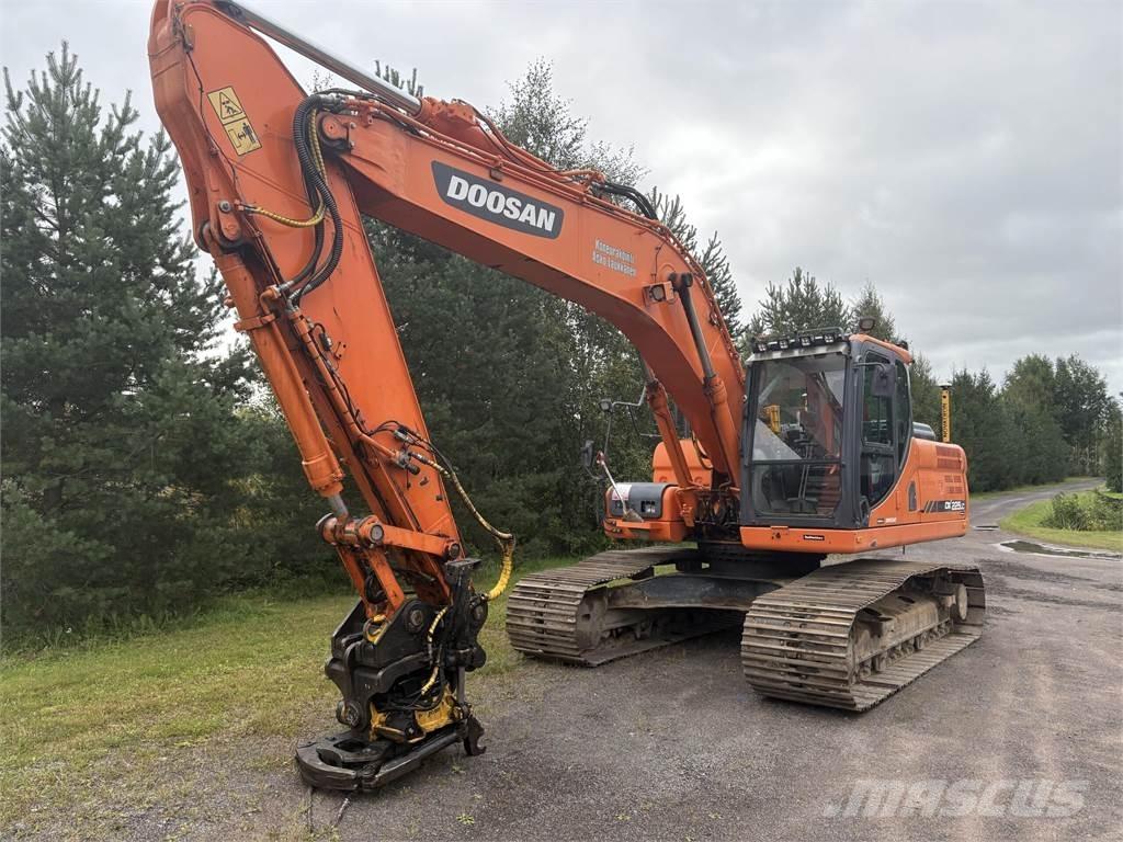 Doosan DX225LC-3 حفارات زحافة