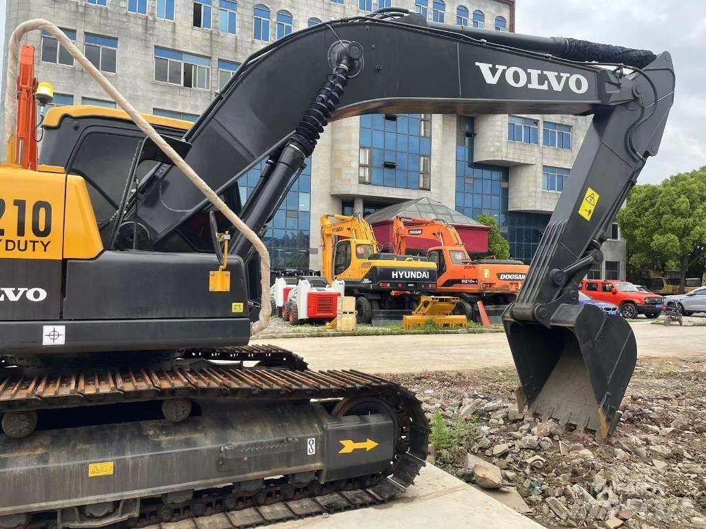 Volvo EC 210 D حفارات زحافة