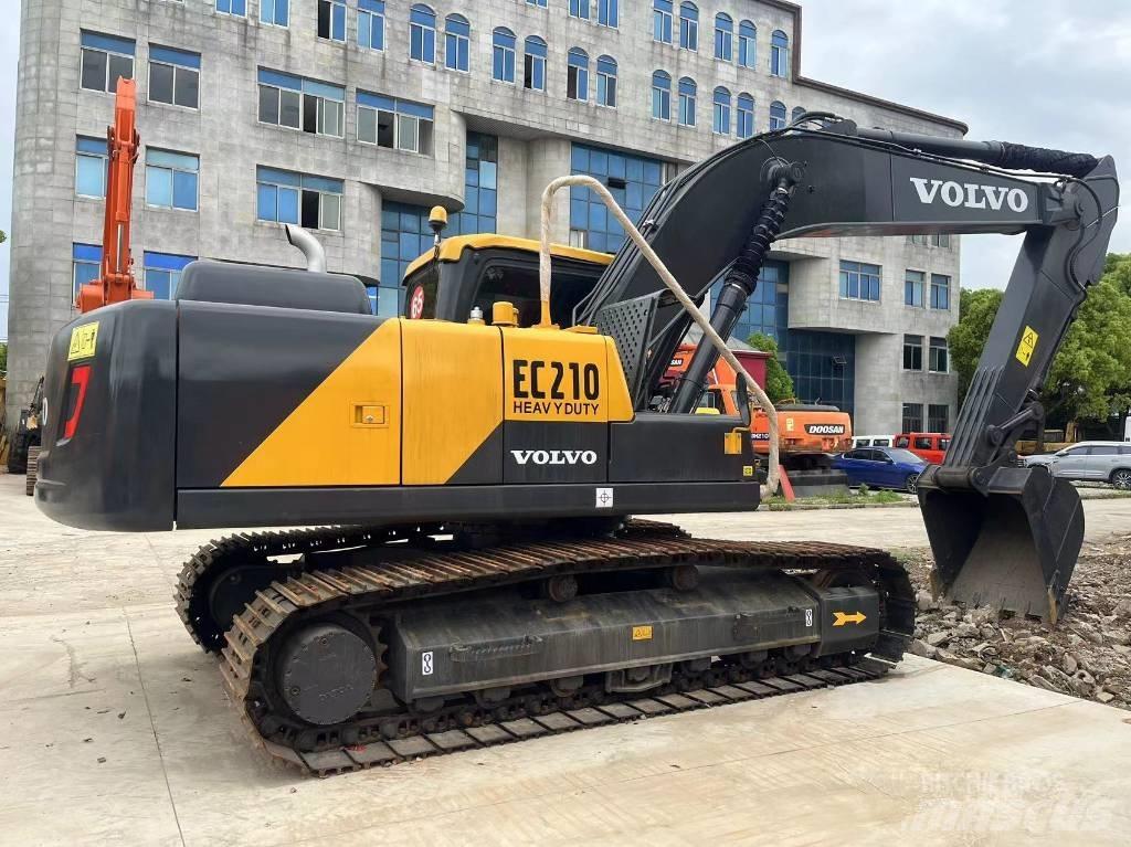Volvo EC 210 D حفارات زحافة