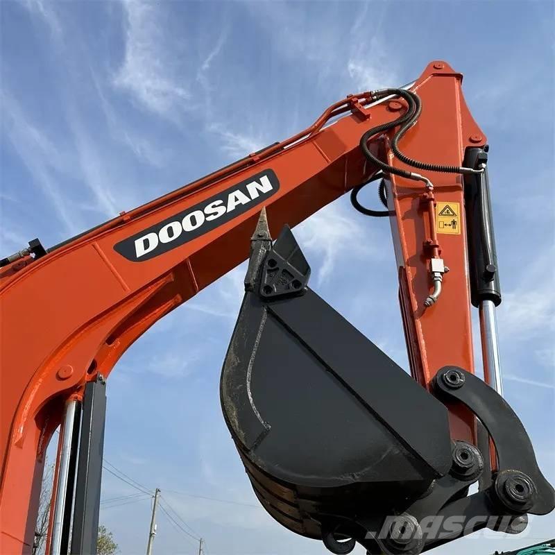 Doosan DX 60 حفارات زحافة