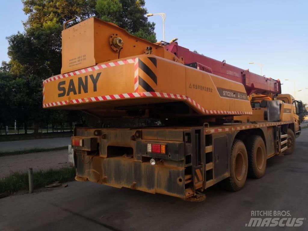 Sany STC 250 رافعات صالحة لكل أنواع الطرق