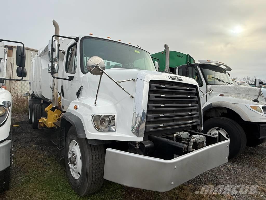 Freightliner 108SD شاحنات المخلفات