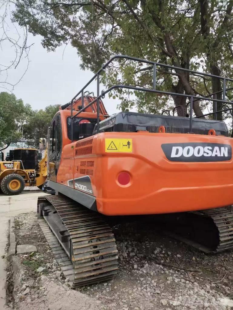 Doosan DX 300 LC-9C حفارات زحافة