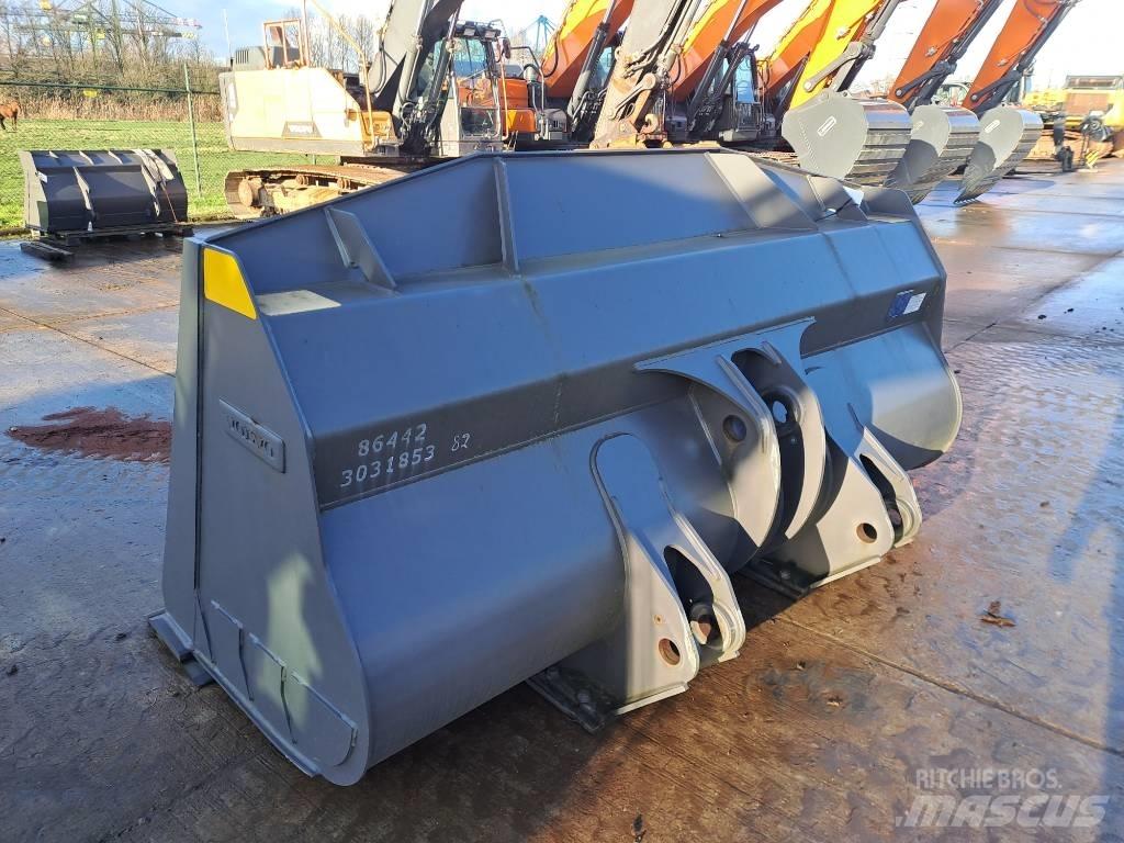 Volvo Bucket L110H دلاء