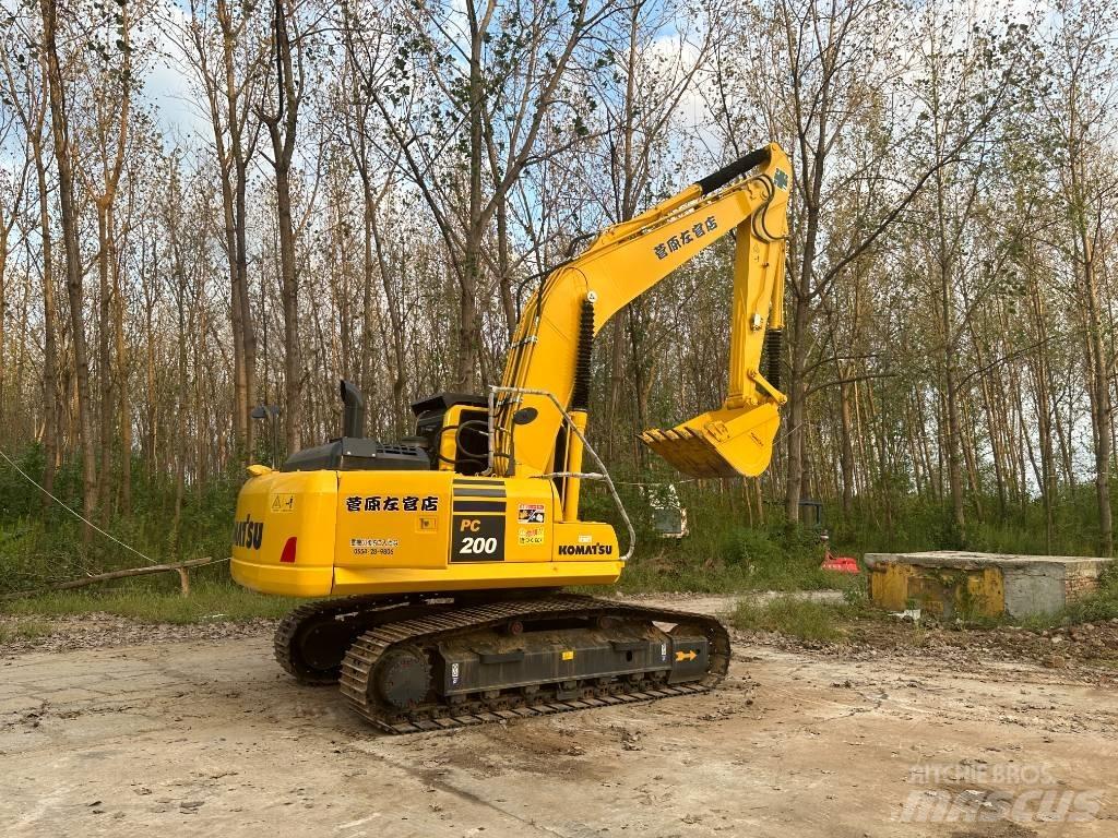 Komatsu pc200-8 حفارات زحافة