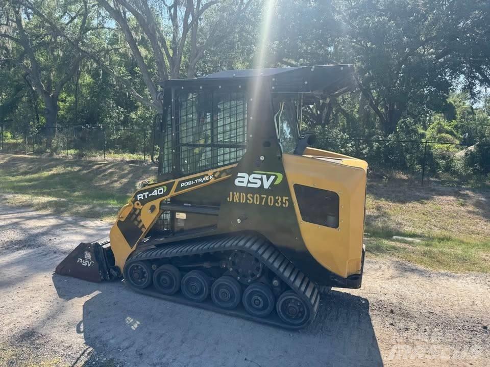 ASV RT 40 لوادر انزلاقية التوجيه