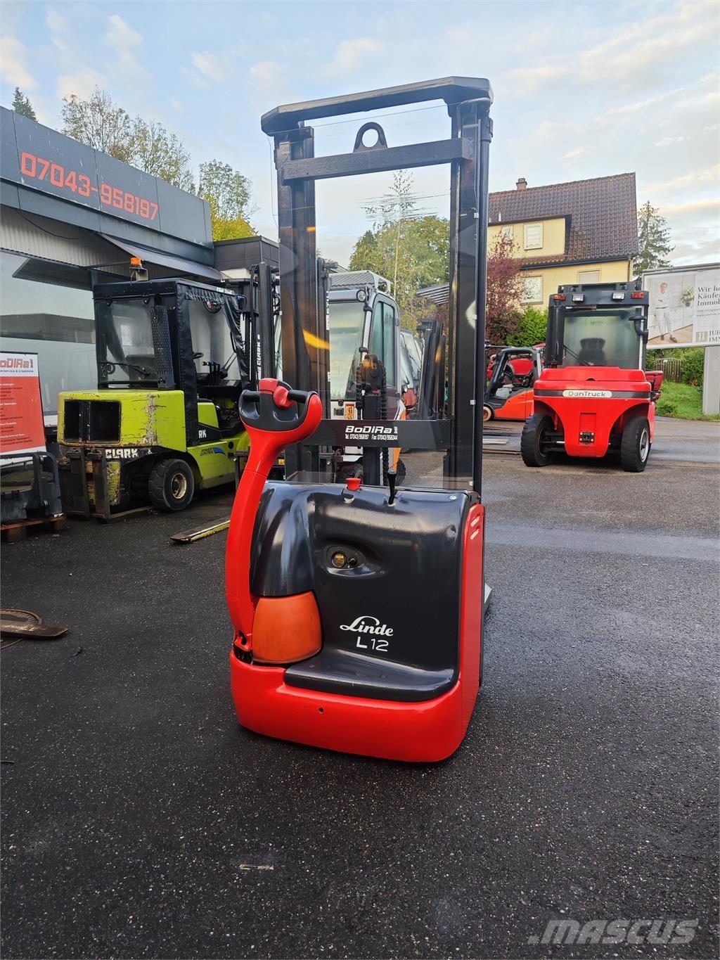 Linde L 12 شاحنات مناولة ذاتية الدفع