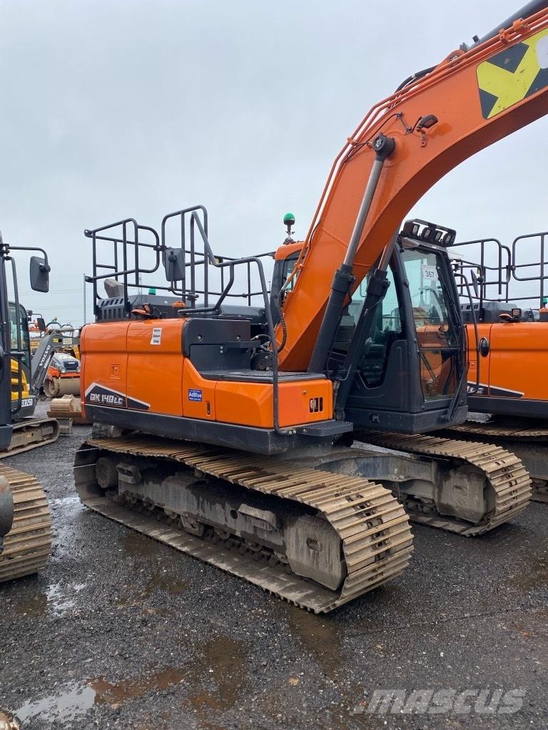 Doosan DX 140 LC حفارات زحافة