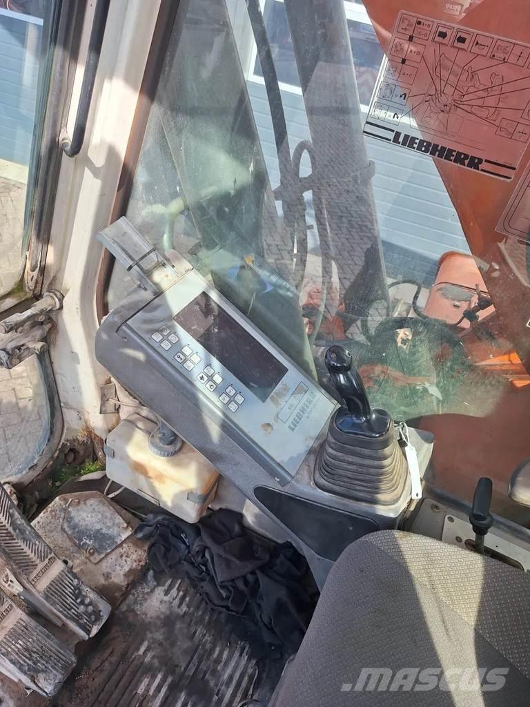 Liebherr R932 حفارات زحافة