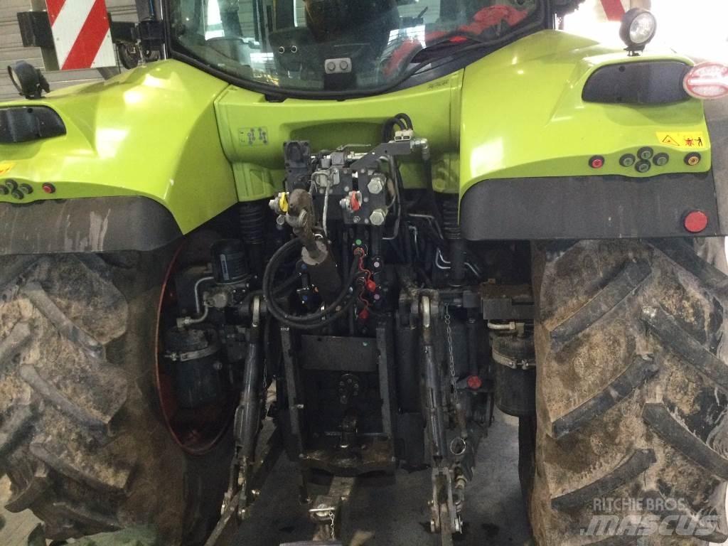 CLAAS ARION 550 الجرارات