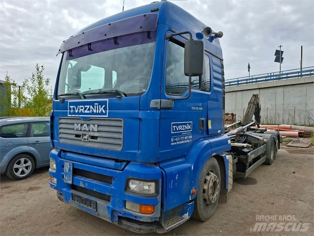 MAN TGA 26.480 6X4 شاحنات بمقصورة وهيكل