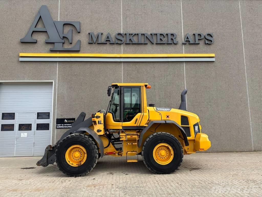 Volvo L 90 G لوادر بعجل