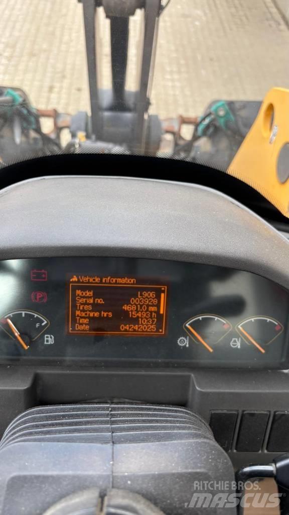 Volvo L 90 G لوادر بعجل