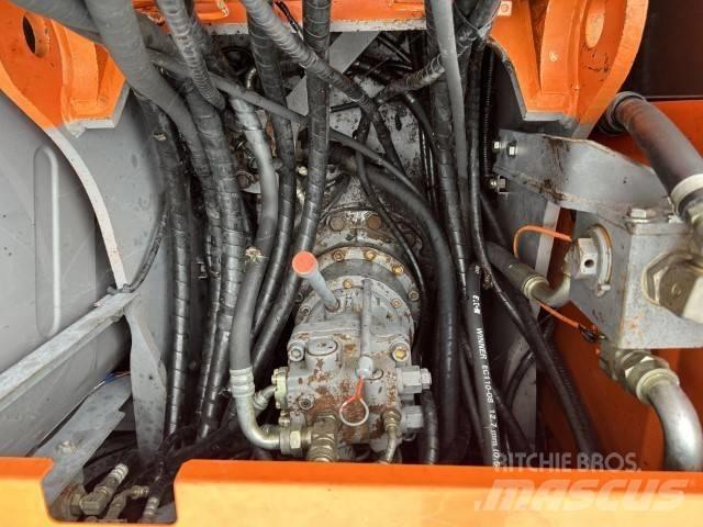 Hitachi ZX 130 W حفارات بعجل