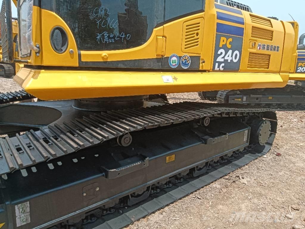 Komatsu PC 240 حفارات زحافة