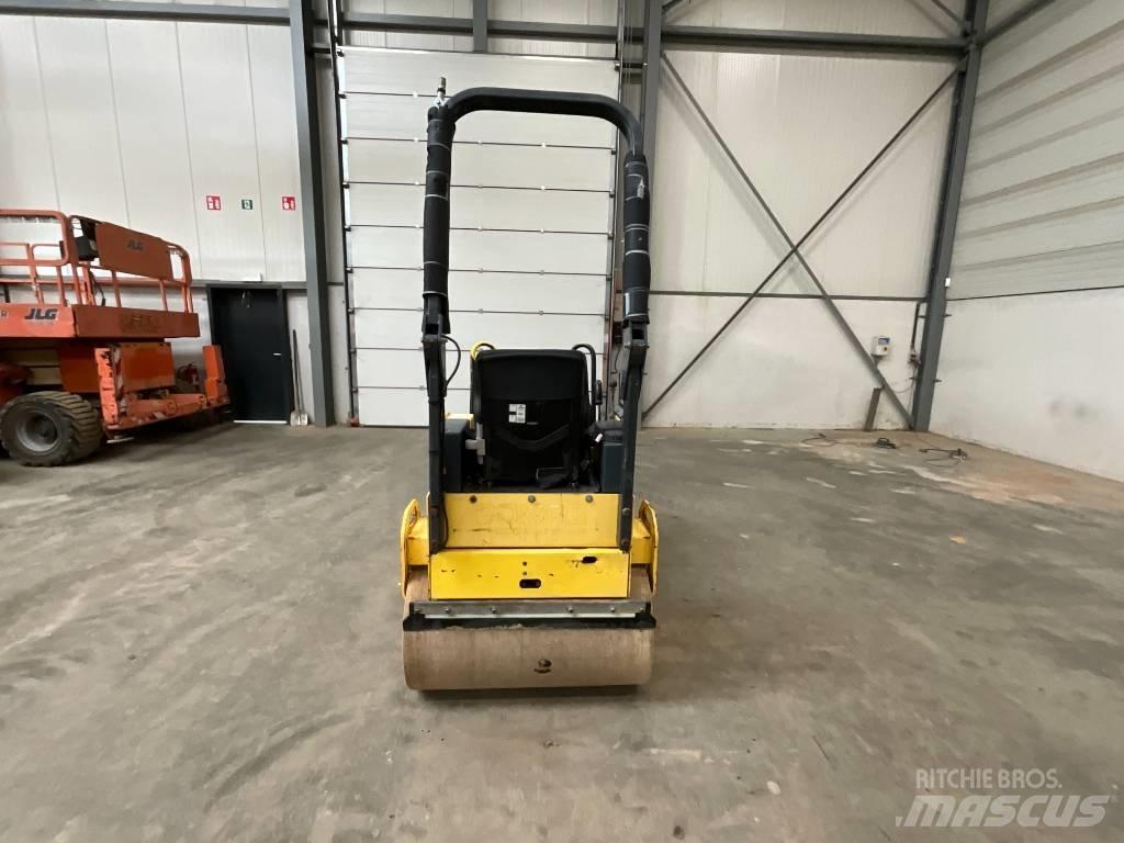 Bomag BW 100 AD M-2 مداحل ثنائية الاسطوانة