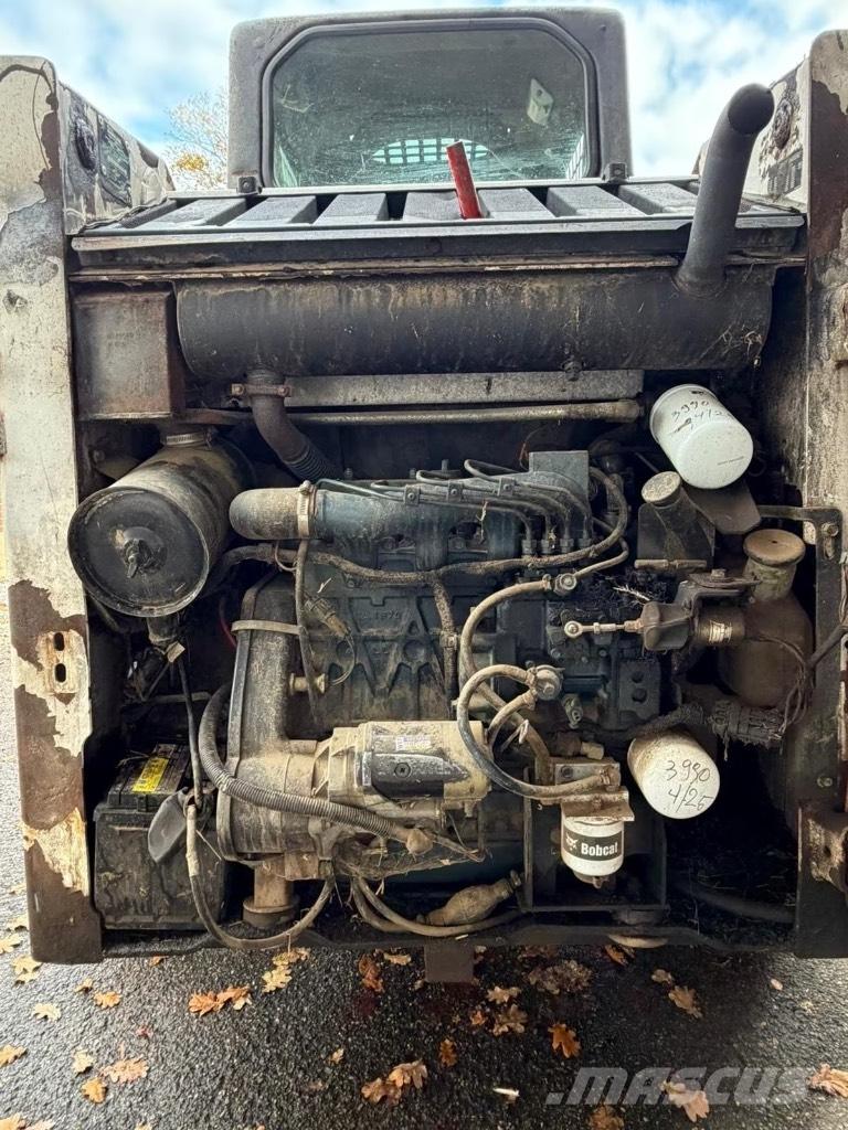 Bobcat 763 لوادر انزلاقية التوجيه