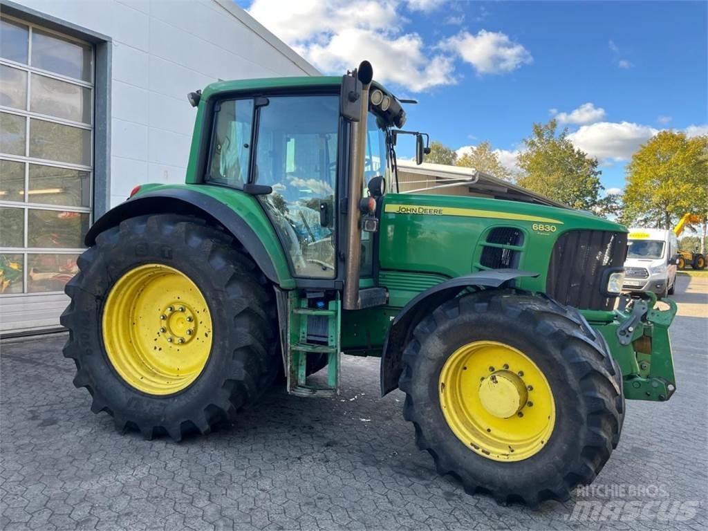 John Deere 6830 AP الجرارات